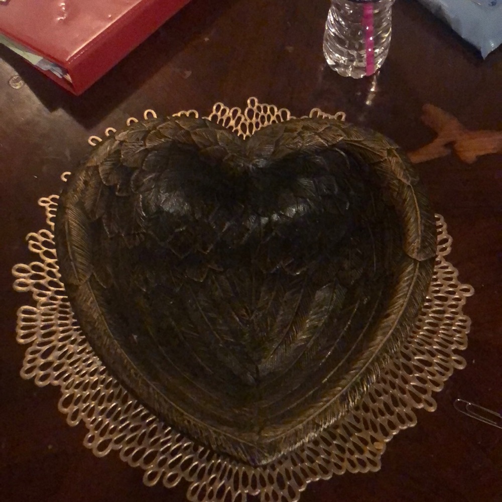 Beautiful angel wing bowl